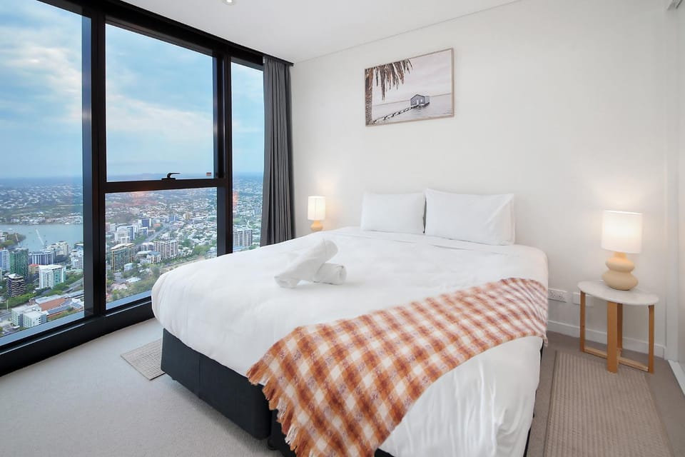 Horizon Haven StunningView 2BR Sofa Bed with FreeParking Apartment in Kangaroo Point
