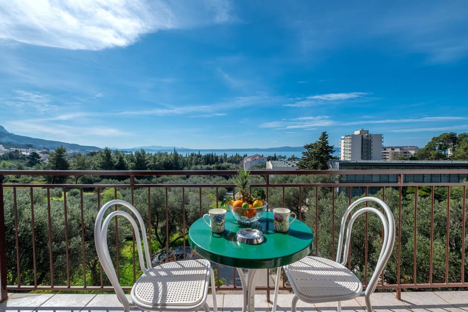 Day, Natural landscape, View (from property/room), Balcony/Terrace