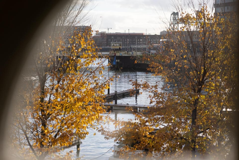 Nearby landmark, City view, River view