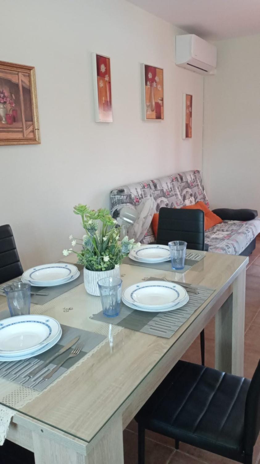 Seating area, Dining area, air conditioner