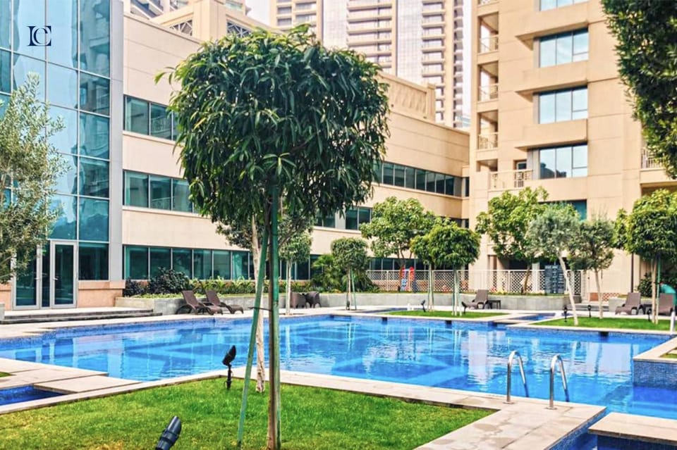 Property building, Spring, Day, Natural landscape, Garden, Garden view, Pool view, Swimming pool, sunbed