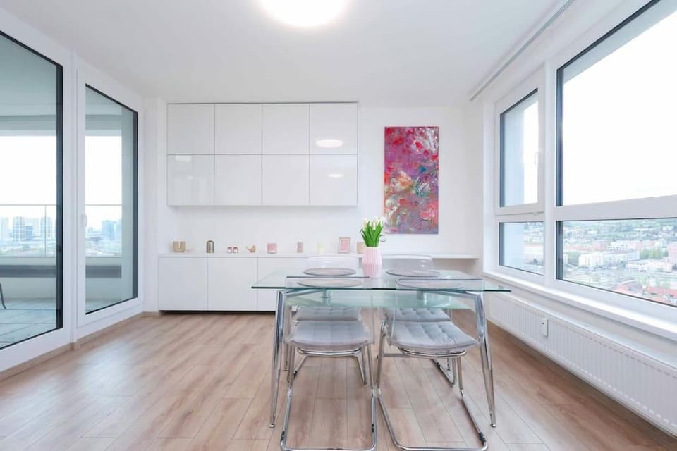 Danubius One - spacious apartment w free parking Apartment in Bratislava