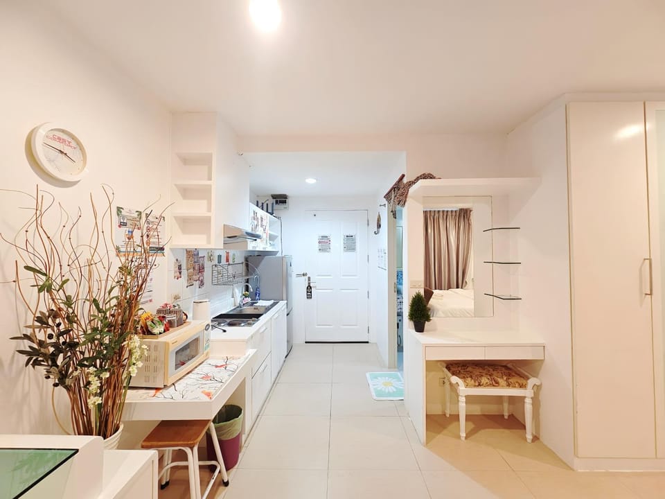 Condo The Beach Bangsaen 327/38 Apartment in Chon Buri Changwat