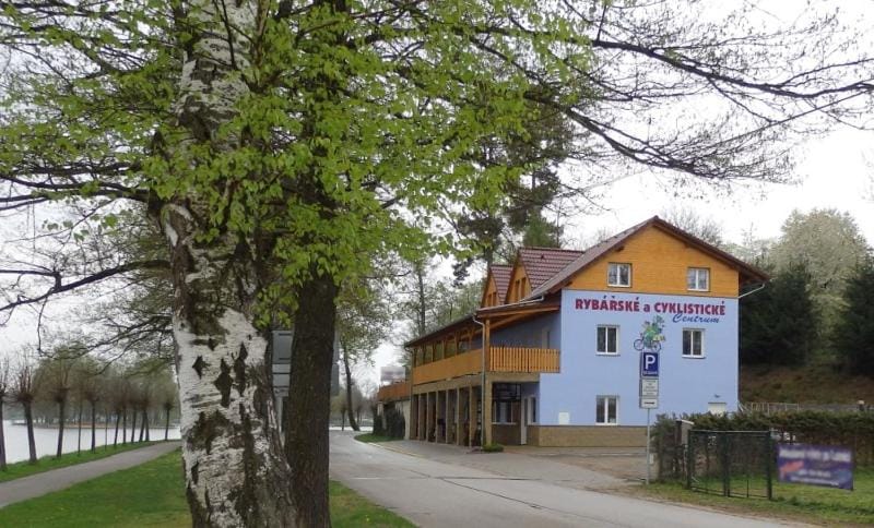 Penzion Terasa při Rybářském a cyklistickém centru Bed and Breakfast in South Bohemian Region