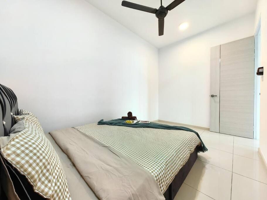 3806 Macrolink 6pax Cozy Legoland Netflix BySTAY Apartment in Johor