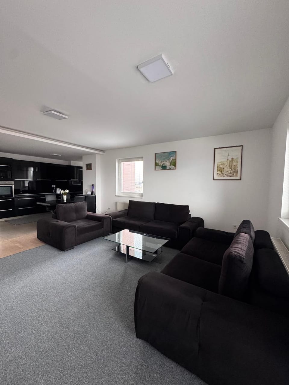 TV and multimedia, Living room, Seating area, Evening entertainment