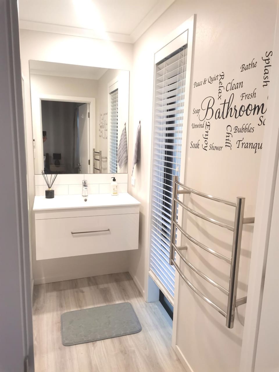 Shower, Bathroom, towels