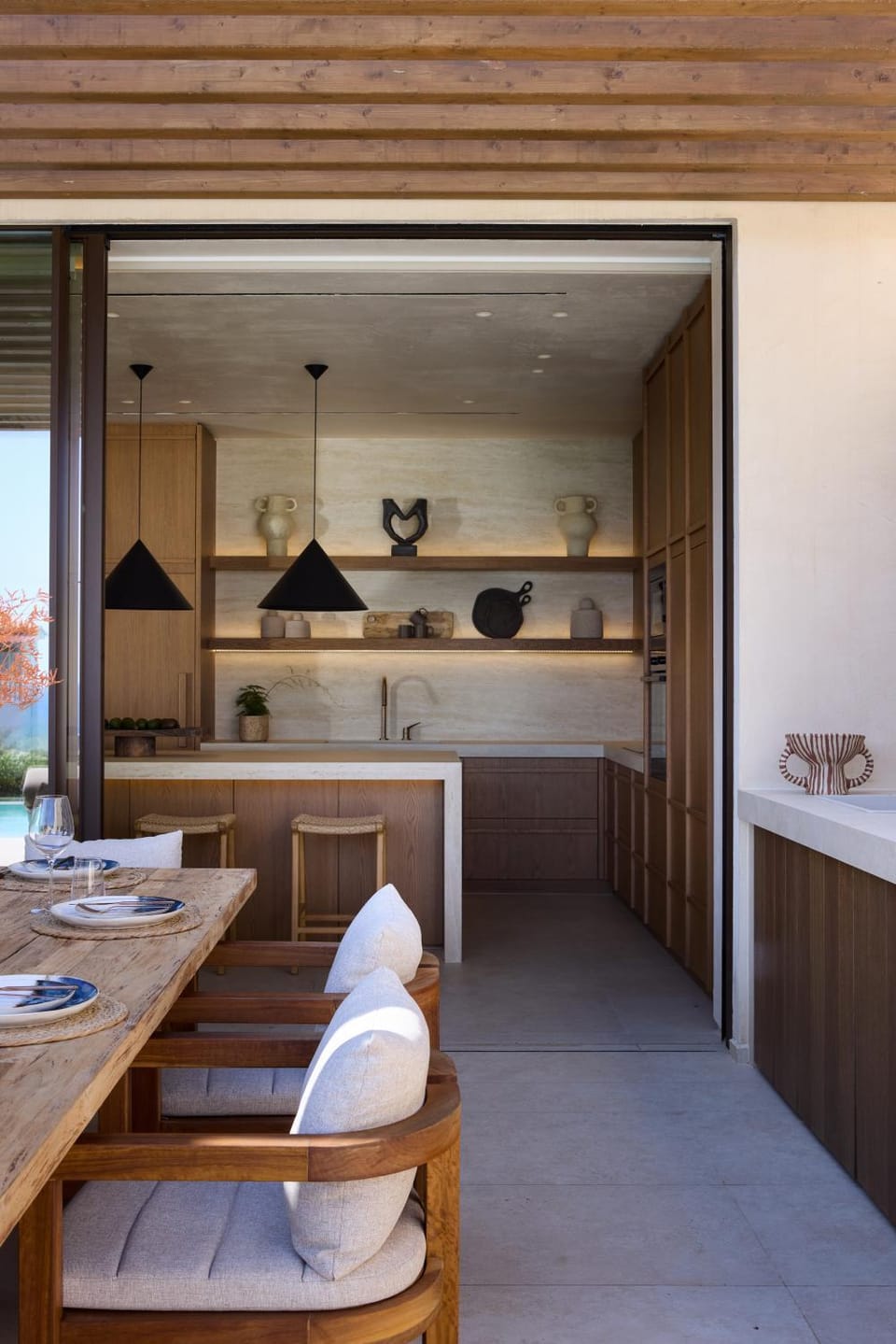 Kitchen or kitchenette, Dining area