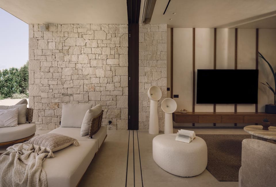 TV and multimedia, Living room, Seating area, Evening entertainment