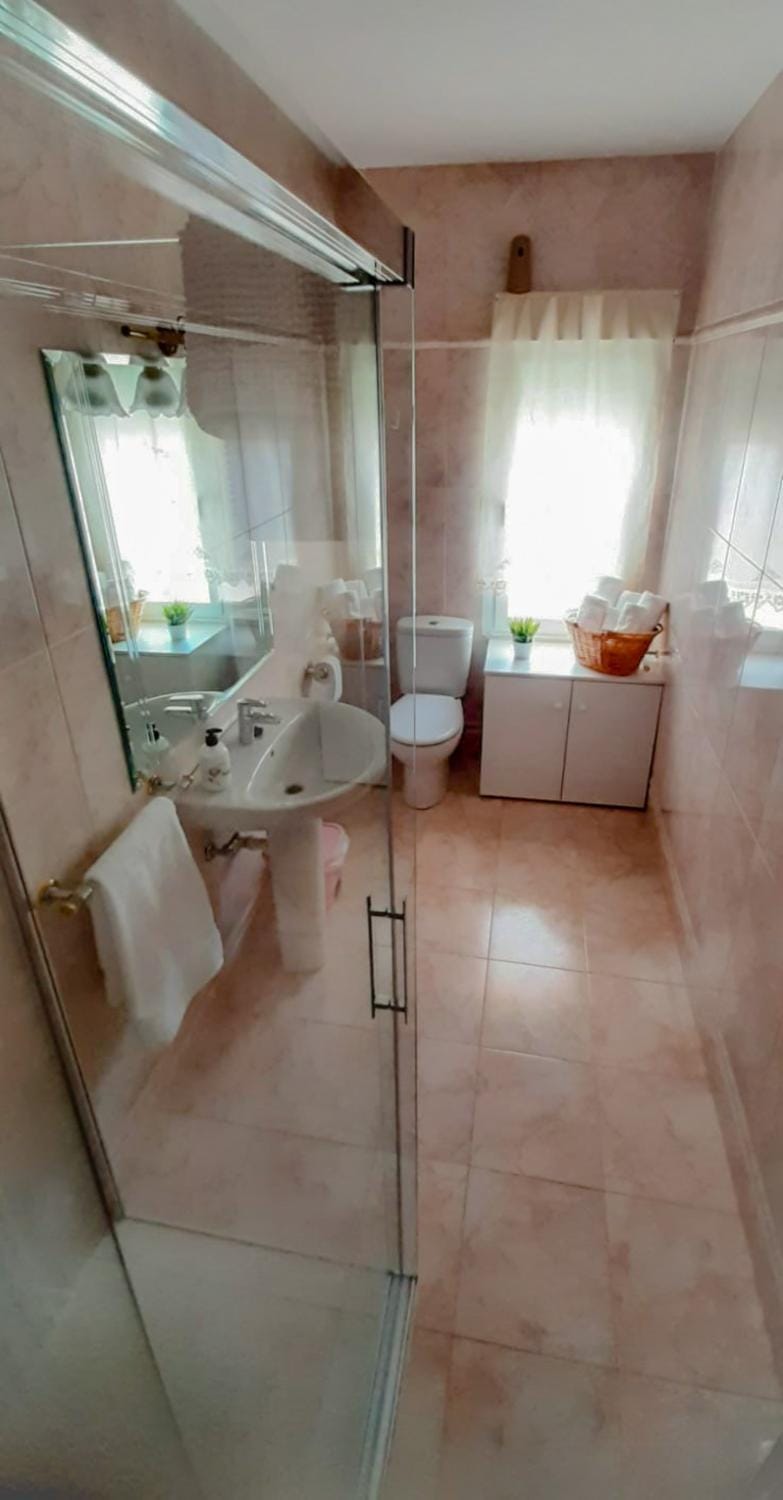 Shower, Bathroom, towels