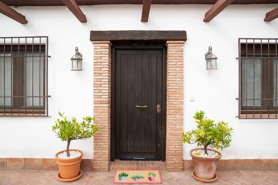 Facade/entrance, Off site