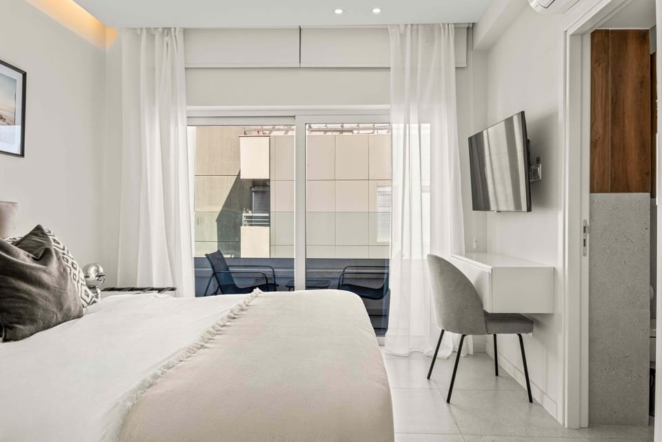 Bed, TV and multimedia, Photo of the whole room, Evening entertainment, Bedroom, wardrobe