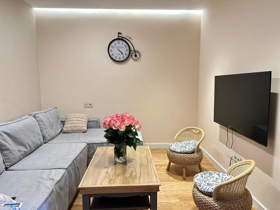 RARE FIND! UNBEATABLE LOCATION! FIVE STARs, SPARKLING APARTMENT IN THE HEART OF YEREVAN! Apartment in Yerevan
