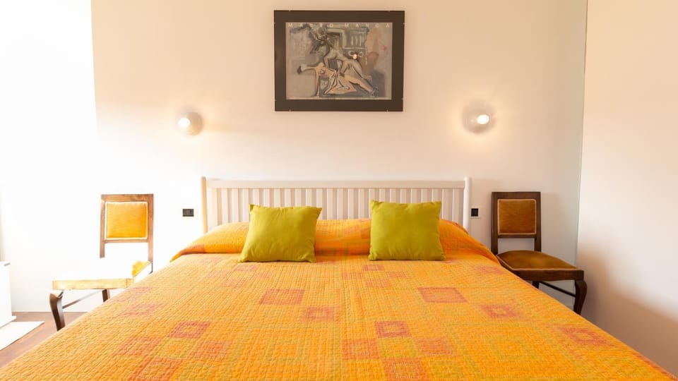 Bed, Photo of the whole room, Bedroom, heating, air conditioner