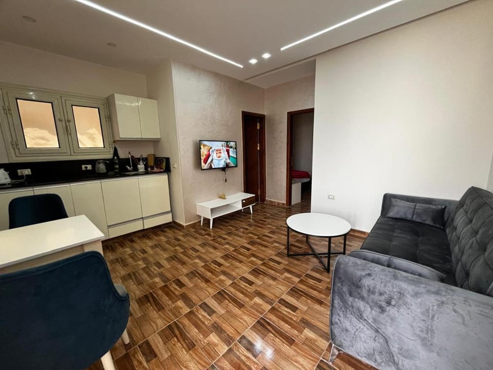 TV and multimedia, Kitchen or kitchenette, Living room, Seating area, Dining area, minibar, stove