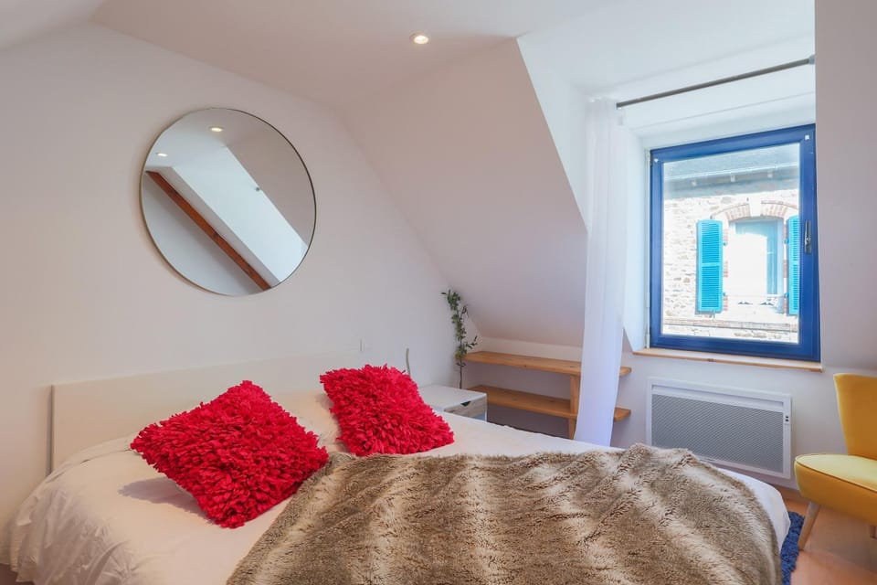 Living room, Bedroom
