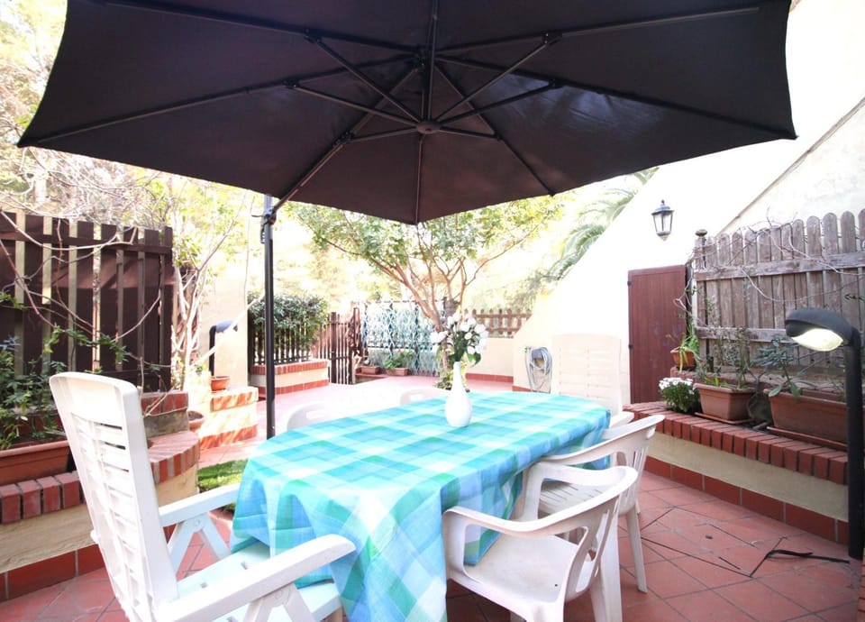 Patio, Garden, Dining area