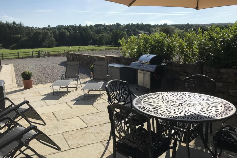 Stylish Rustic Barn Conversion Alton Towers Peaks House in Staffordshire Moorlands District