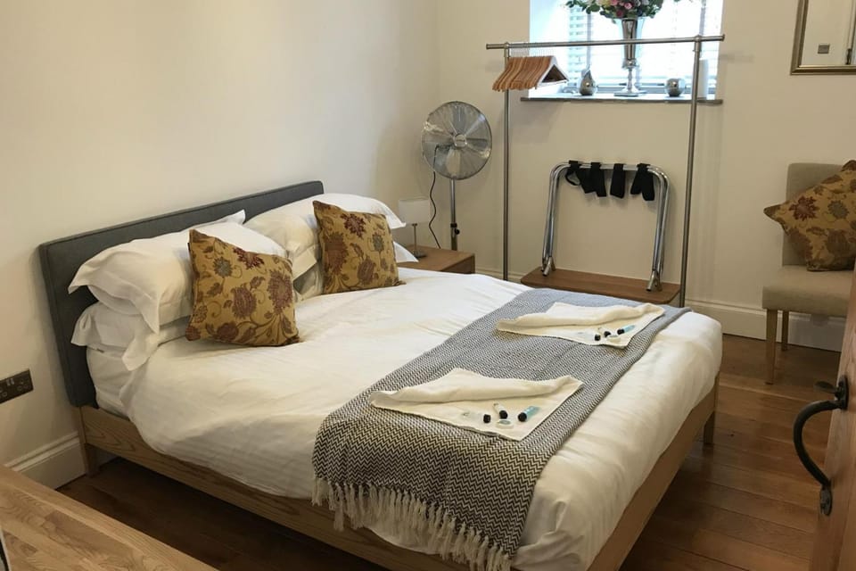 Stylish Rustic Barn Conversion Alton Towers Peaks House in Staffordshire Moorlands District