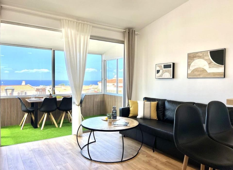 View (from property/room), Balcony/Terrace, Living room, Dining area, Sea view, Sea view