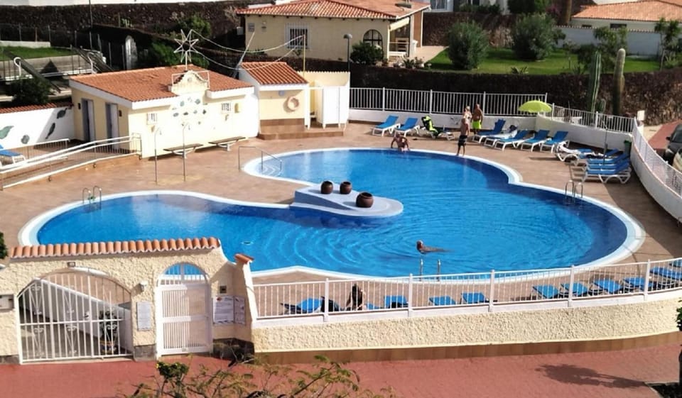 Property building, Day, On site, Area and facilities, Area and facilities, Swimming pool, Swimming pool, sunbed