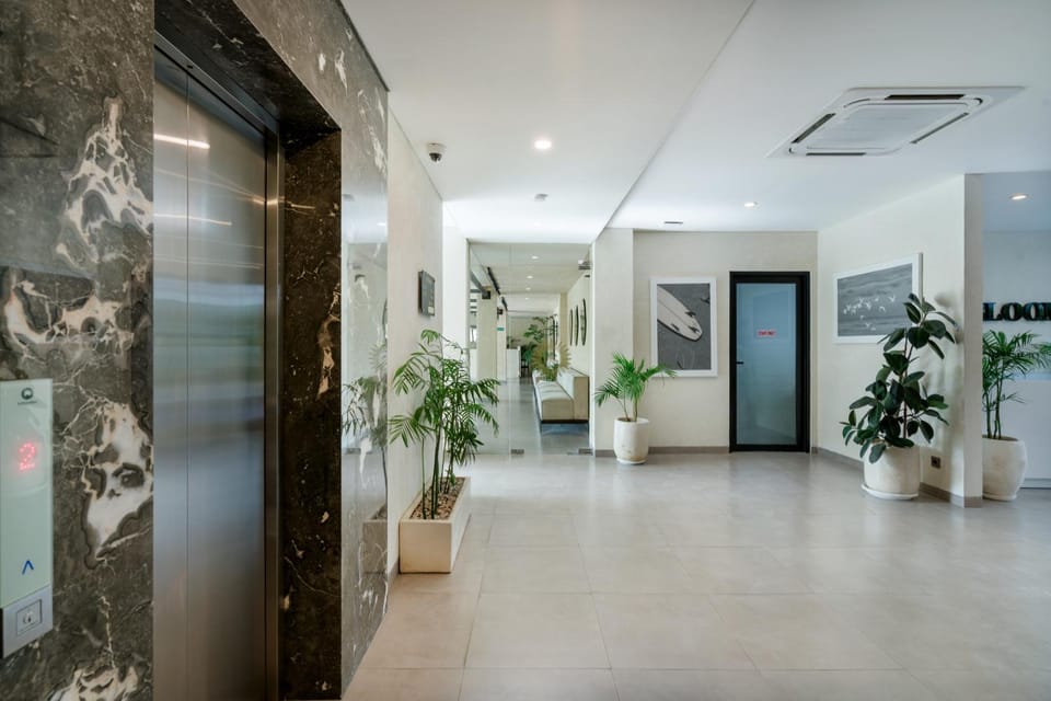 Lobby or reception, elevator