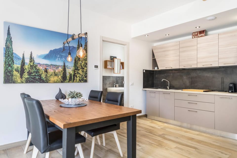 Property building, Kitchen or kitchenette, Living room