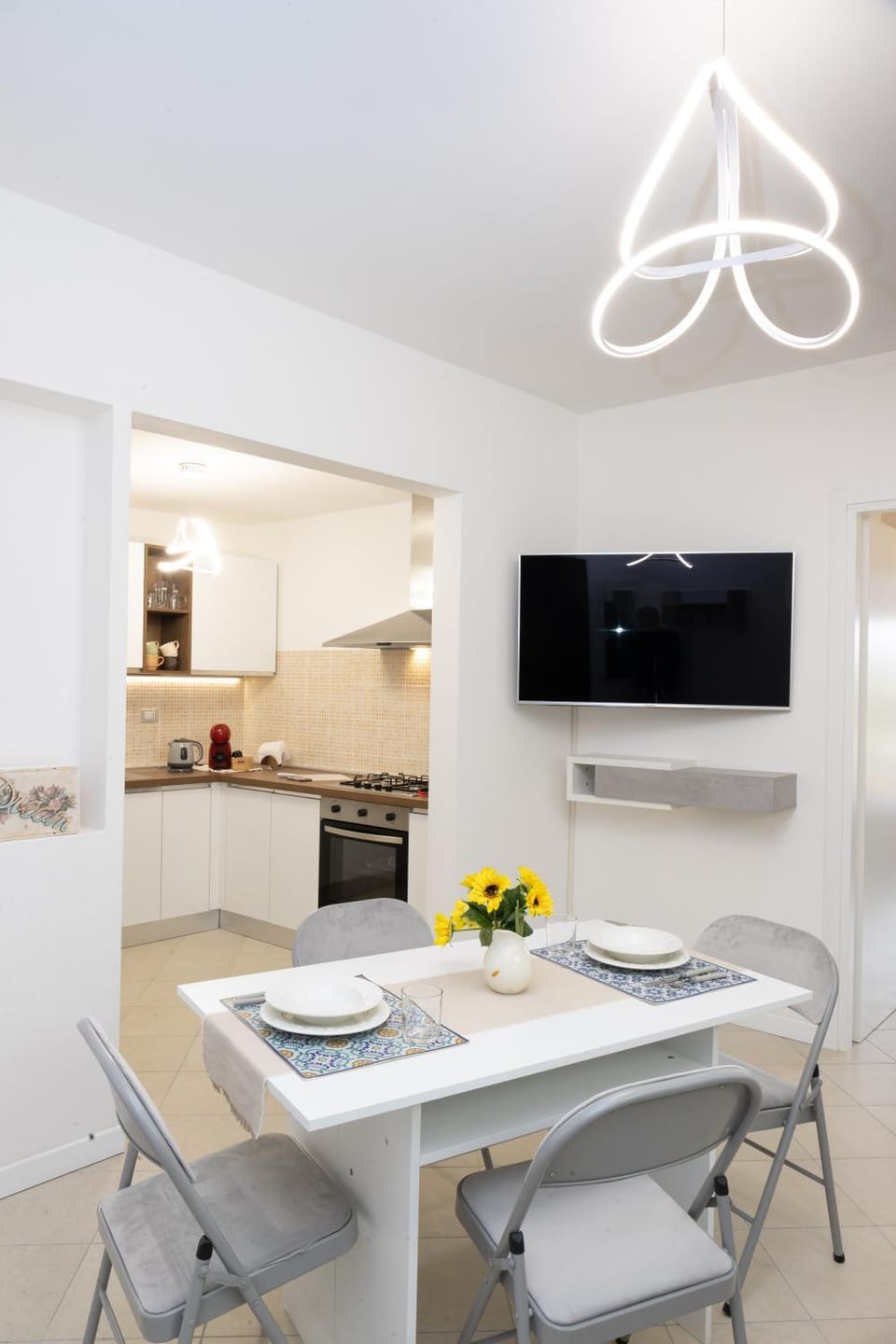 Kitchen or kitchenette, Lounge or bar, Dining area