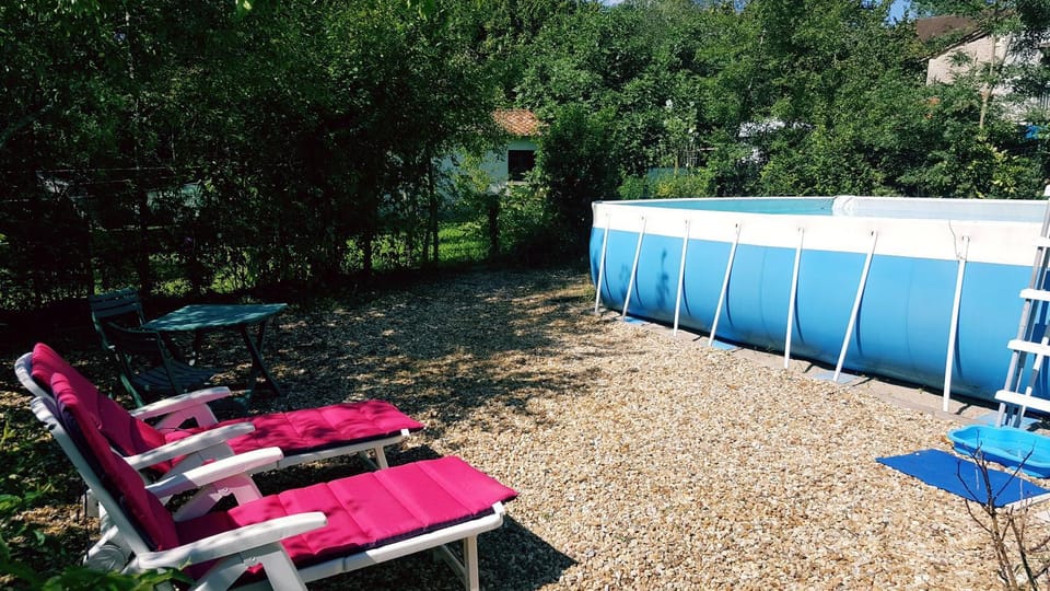 Swimming pool, sunbed