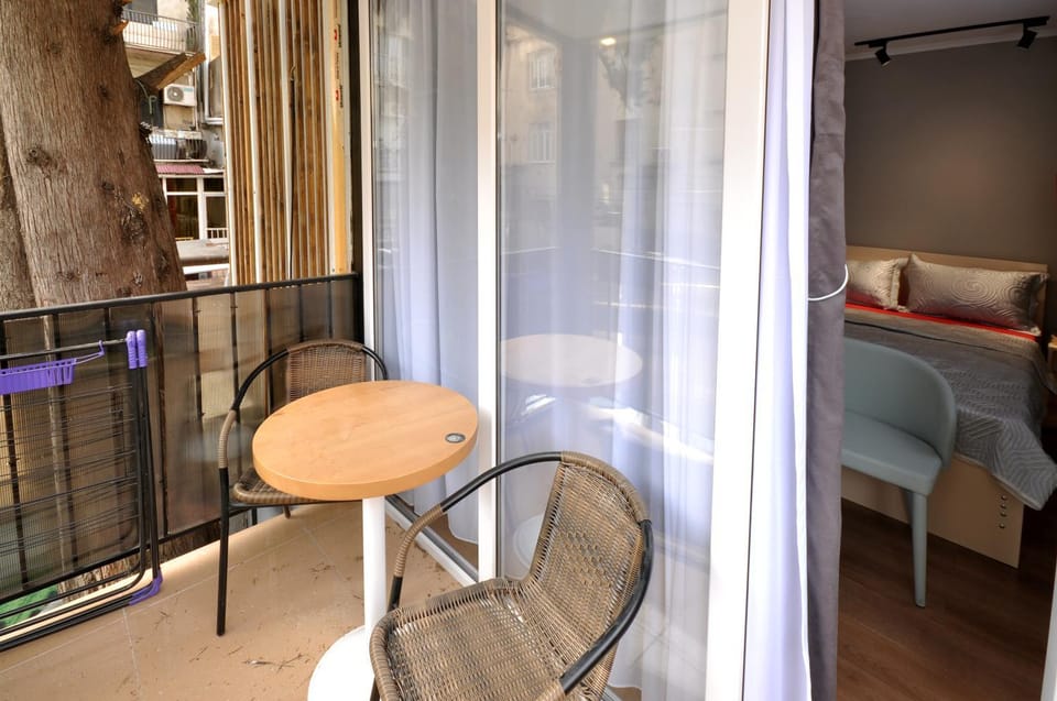 Bed, Balcony/Terrace, Bedroom