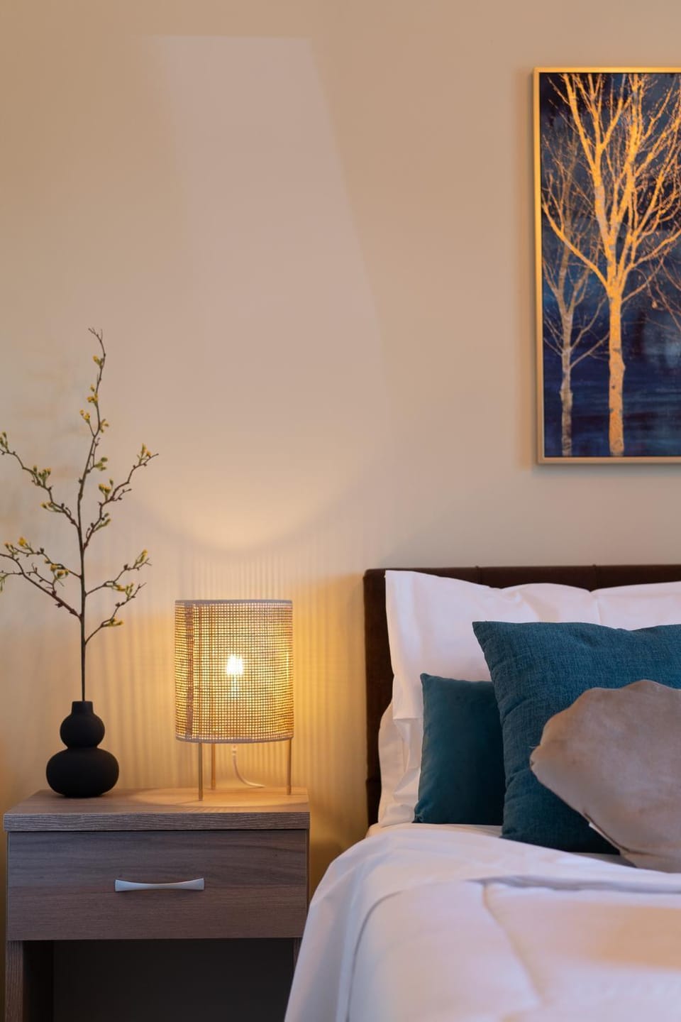 Bed, Photo of the whole room, Bedroom