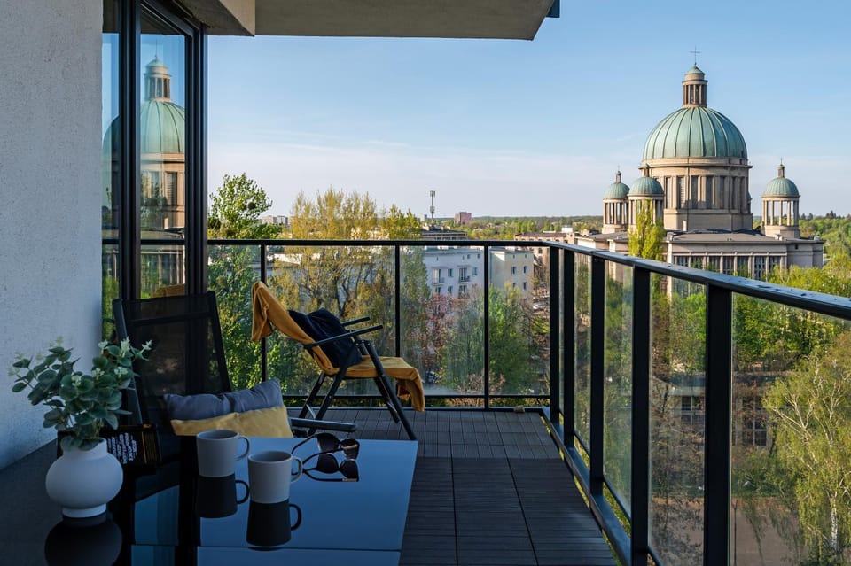 Property building, TV and multimedia, View (from property/room), View (from property/room), Balcony/Terrace, City view, Street view, Swimming pool, Breakfast, elevator