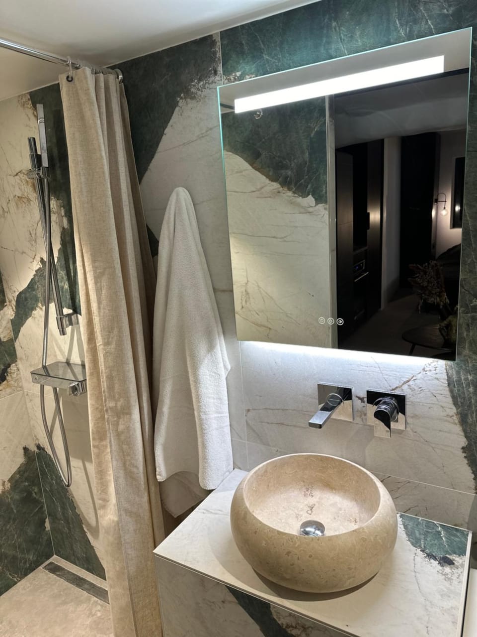 Shower, Bathroom, towels