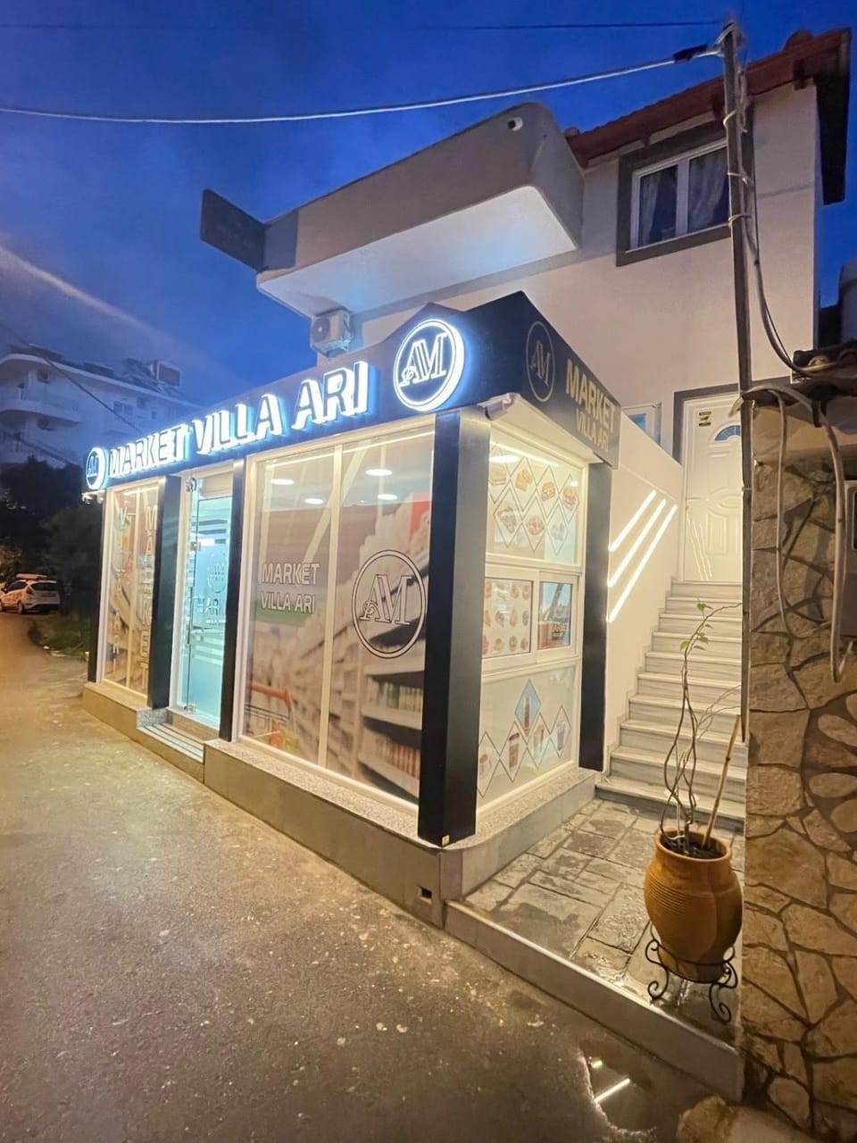 Supermarket/grocery shop