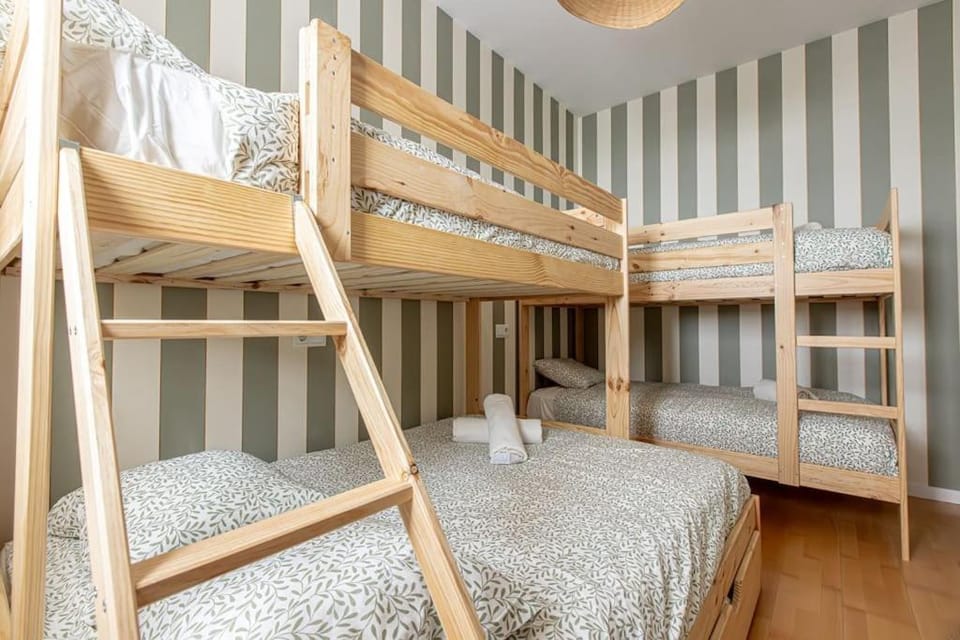 Bed, Bedroom, bunk bed