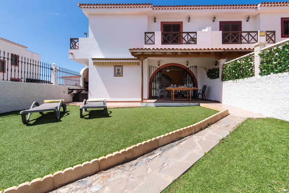Home2Book Charming House Agaete, BBQ & Garden Apartment in Comarca Norte