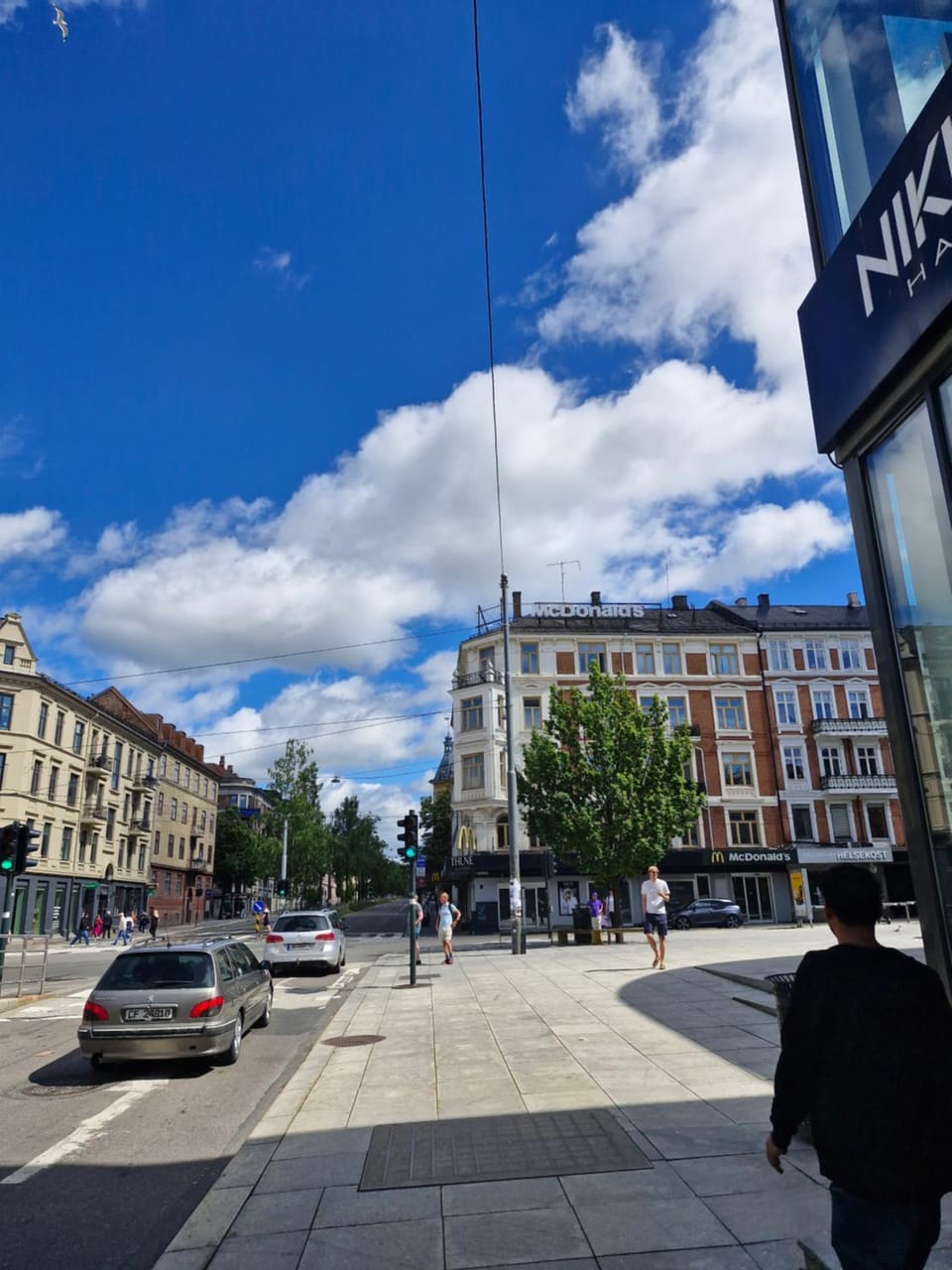 Day, Neighbourhood, City view, Street view, Location