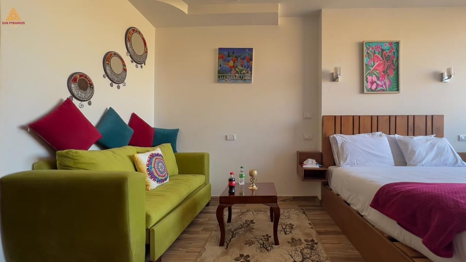 Bed, Living room, Photo of the whole room, Seating area