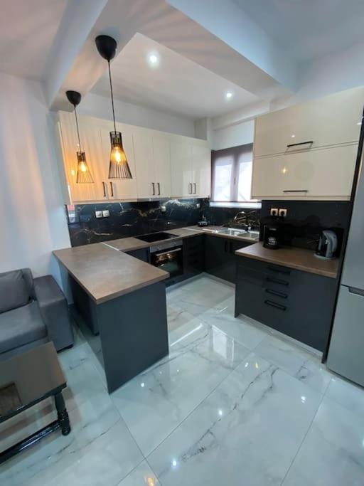 Καινούργιο υπέροχο διαμέρισμα δίπλα στο μετρό Apartment in Athens