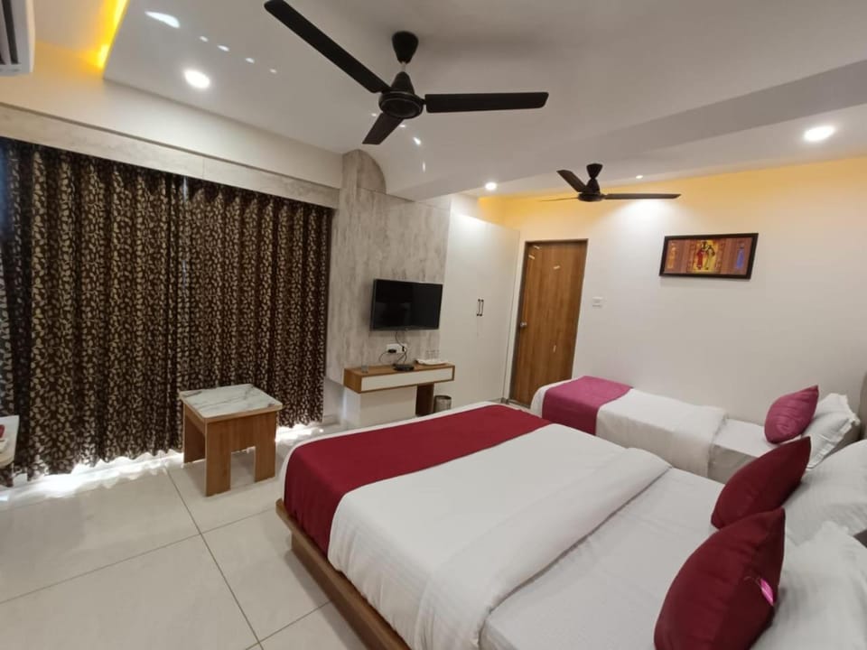 Hotel RK ICON Bed and Breakfast in Ahmedabad
