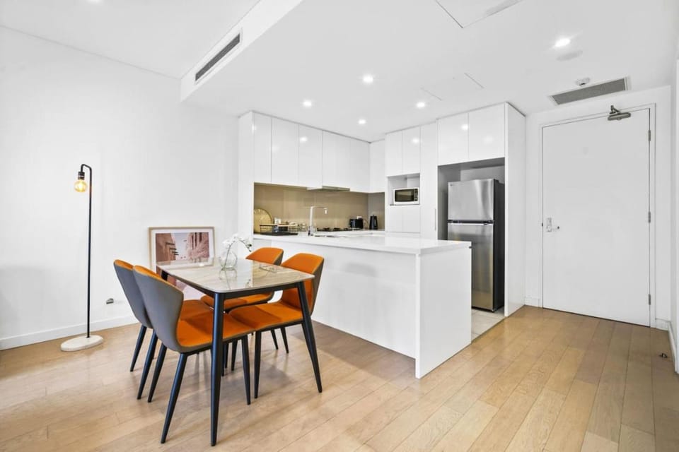 Sleek Urban Lifestyle Retreat in Heart of Rhodes Apartment in Sydney