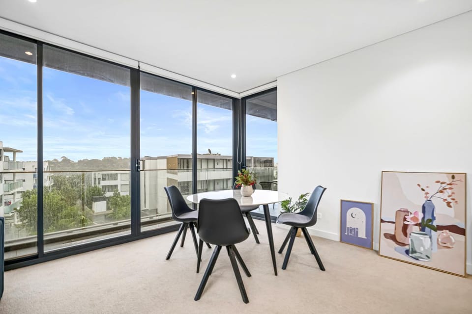 Lovely 2 bedroom APT in Mortlake Apartment in Sydney