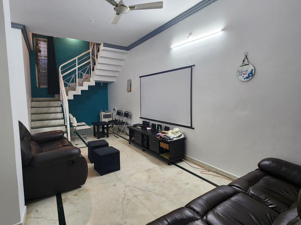 TV and multimedia, Living room, Seating area