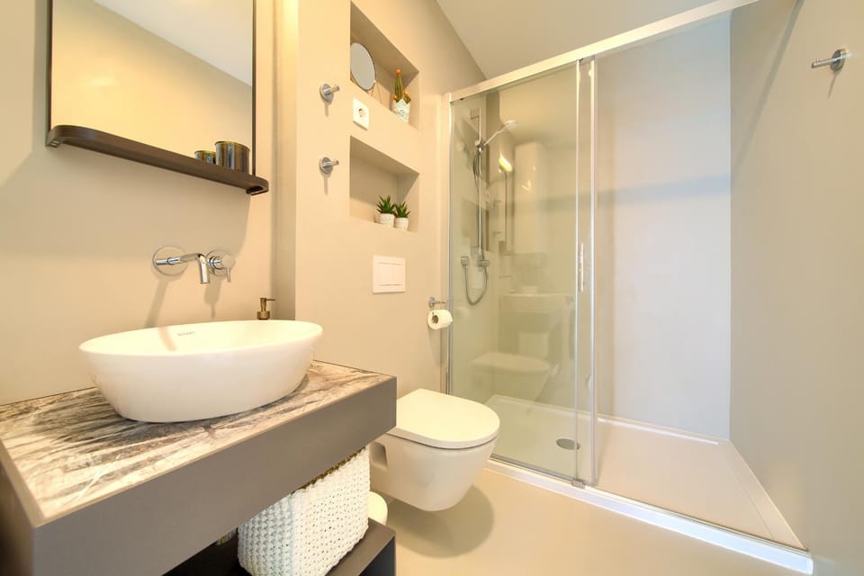 Shower, Toilet, Bathroom