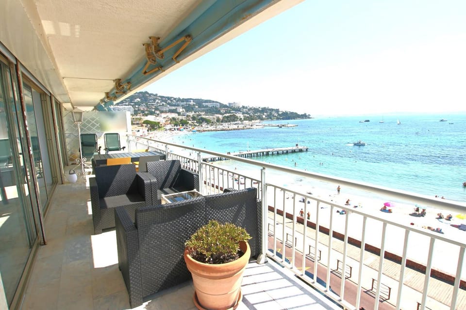 Patio, Landmark view, Sea view