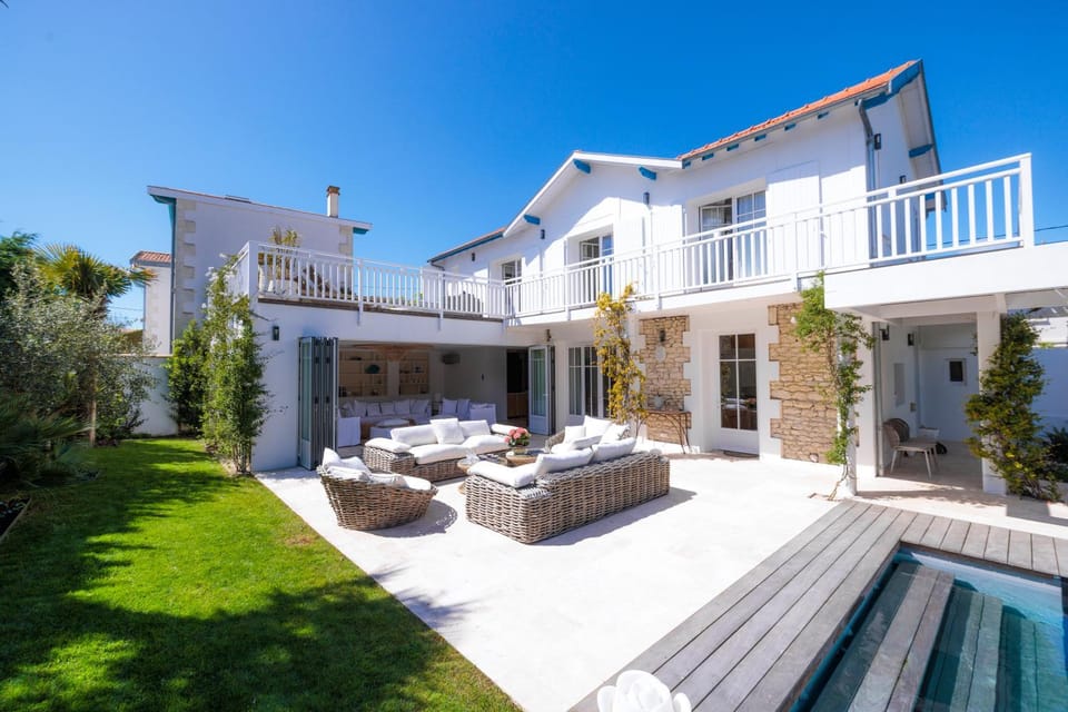 Patio, Garden, Living room, Garden view