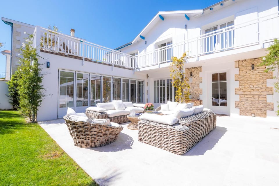 Property building, Patio, Garden, Living room