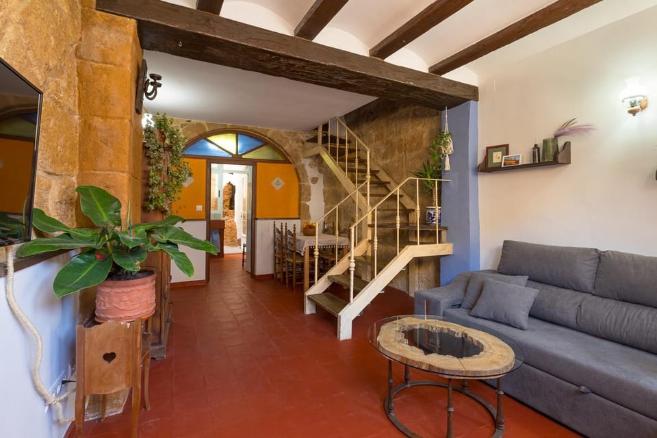 Living room, Dining area, Inner courtyard view
