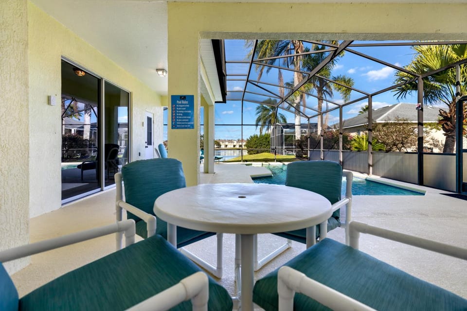 Patio, Seating area, Dining area
