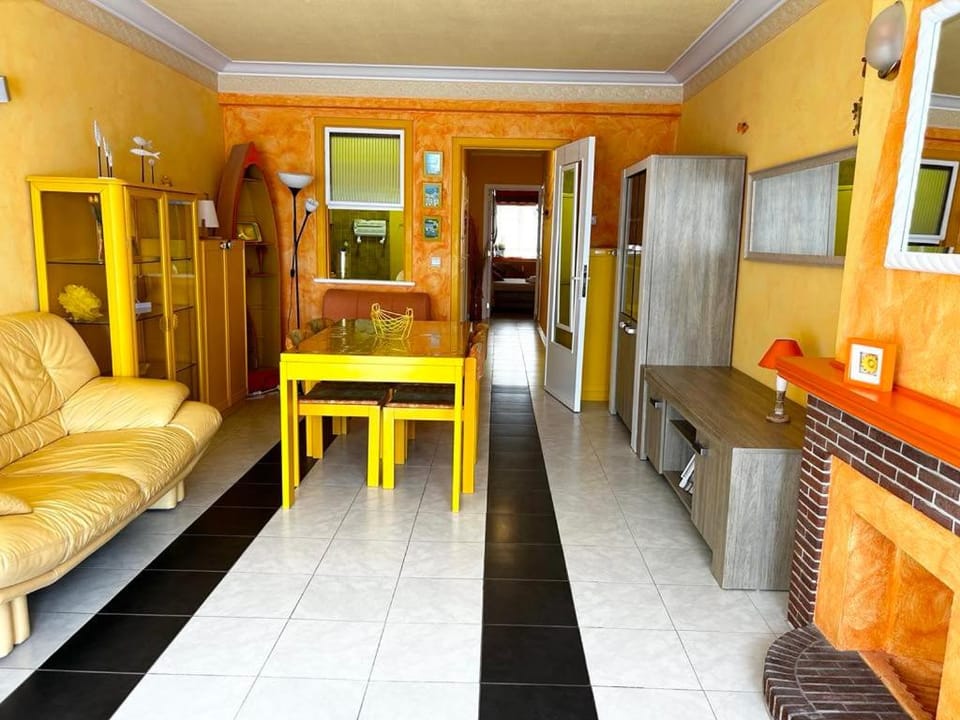 Bel appartement à 50m de la mer. Apartment in Ostend
